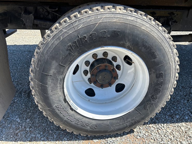 2023-ford-f750-image-63