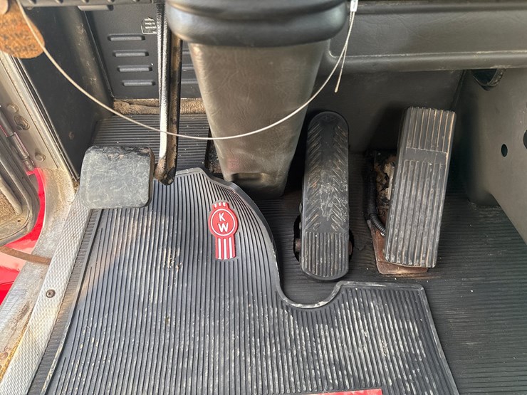 2005-kenworth-t800-image-60