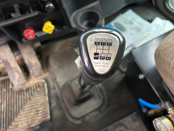 2005-peterbilt-357-image-77