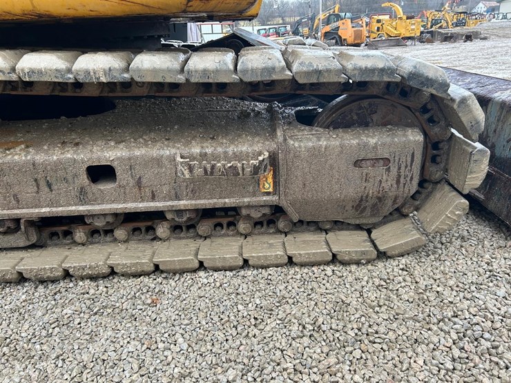 2020-deere-135g-image-14