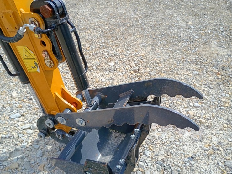 #24172-•-2025-agt-qk18rxs-c-mini-excavator-image-23