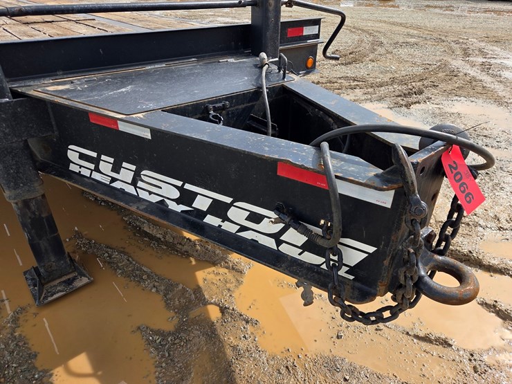 2013-massey-ferguson-8-image-9