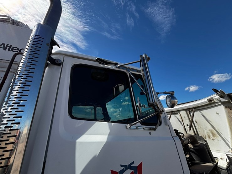 1999-caterpillar-3126-image-68