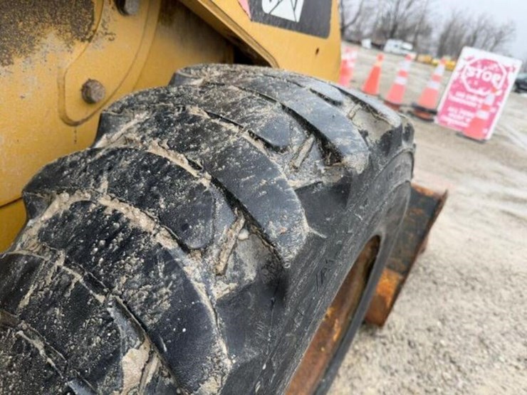 2009-caterpillar-232b2-image-34