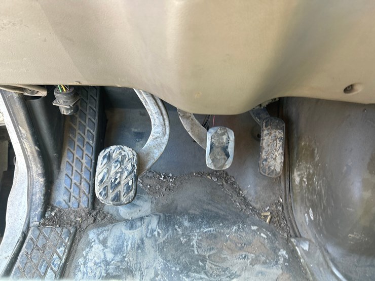 2005-massey-ferguson-8-image-61