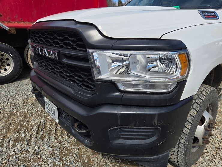 2019-dodge-3500hd-image-10