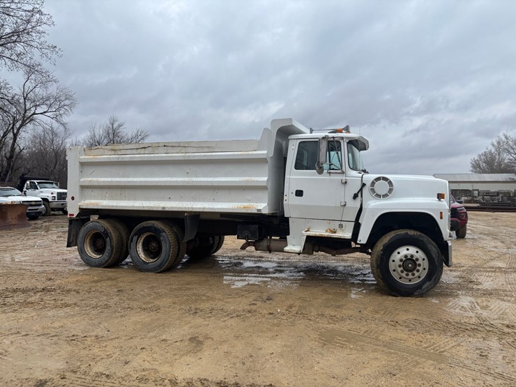 1997-ford-lt8000-image-5