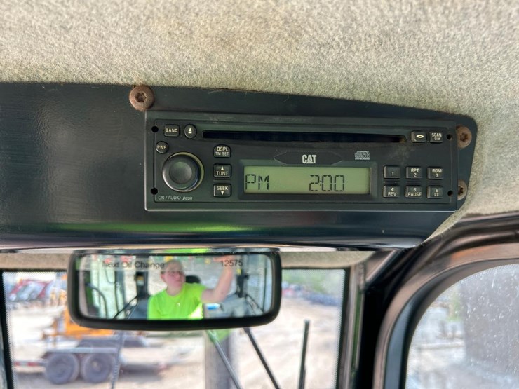 caterpillar-d5k-xl-image-28