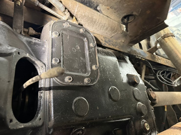 1974-peterbilt-359-image-22