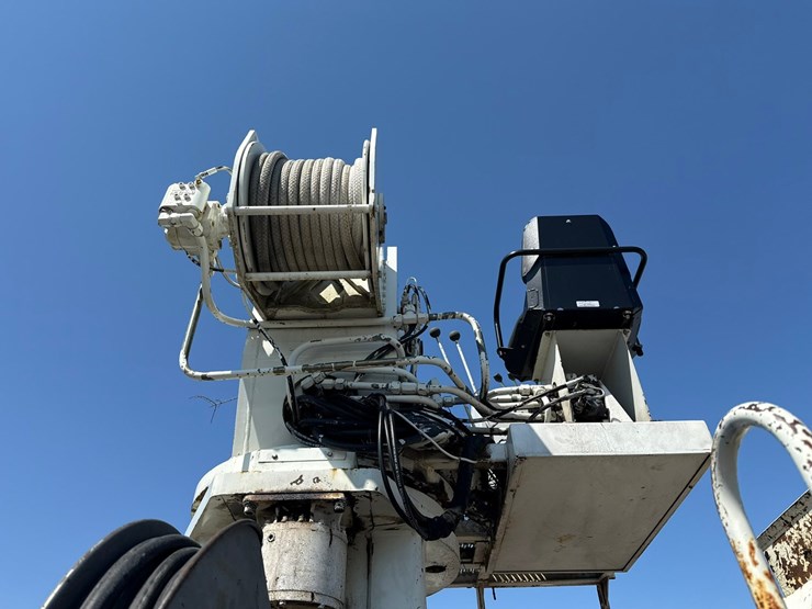 2010-international-7400-image-31