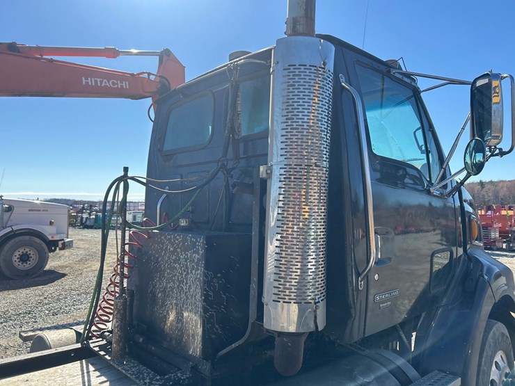 2005-massey-ferguson-8-image-13