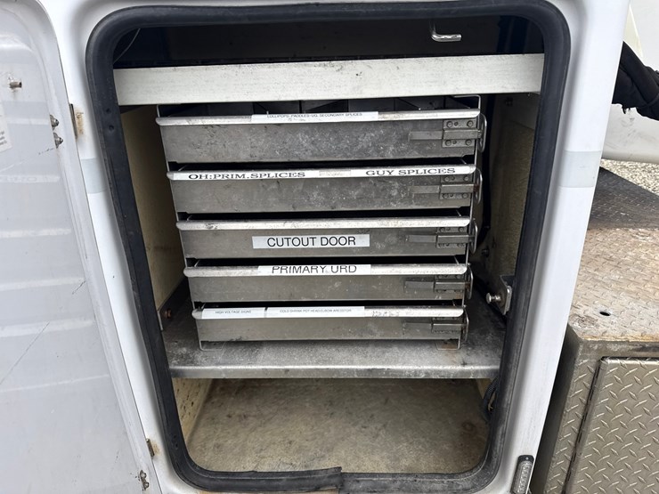 2015-ford-f550-image-24