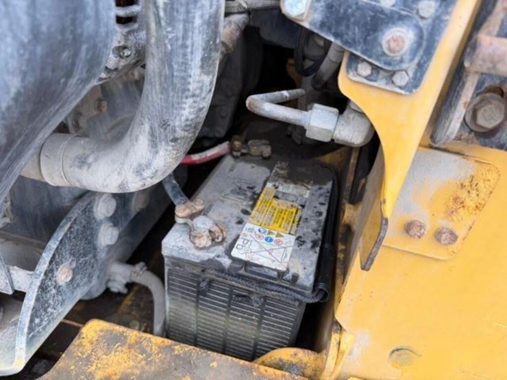 2009-caterpillar-232b2-image-31