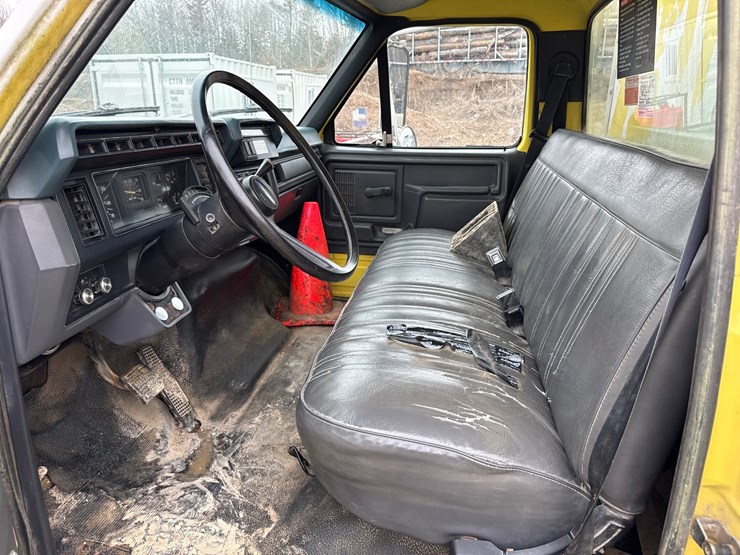 1993-ford-f700-image-61