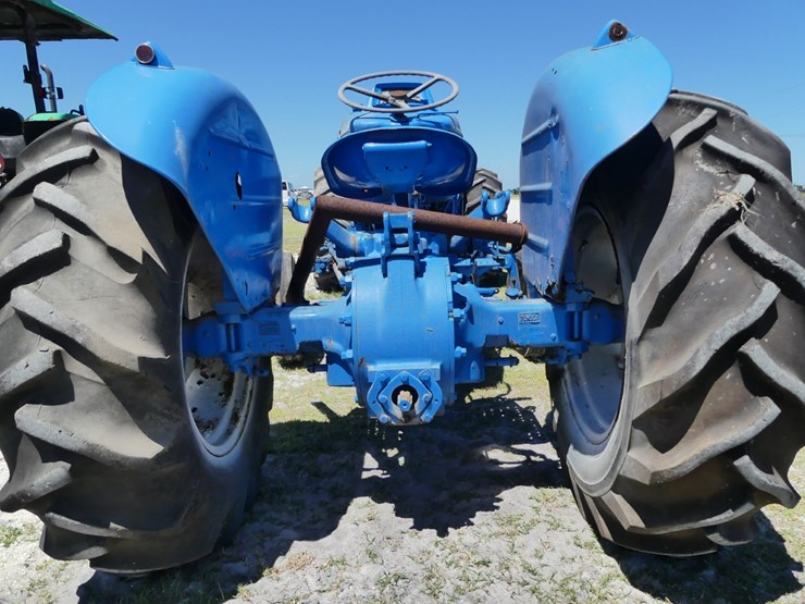 ford-tractor-image-5
