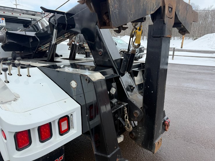 2018-ford-f550-image-24