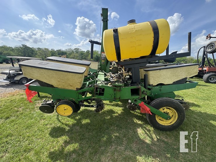 john-deere-7000-image-10