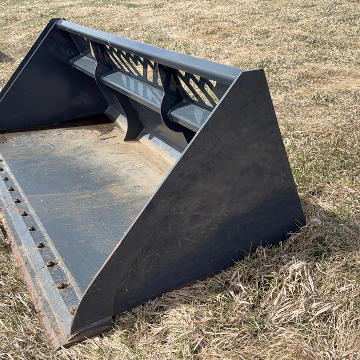 Skid Steer Snow Bucket