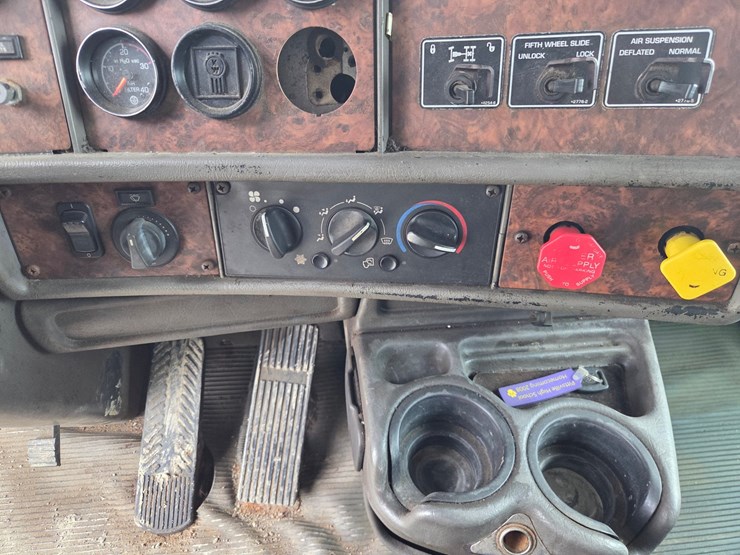 2005-kenworth-t600-image-70