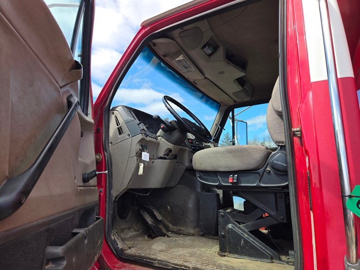 2005-massey-ferguson-8-image-61