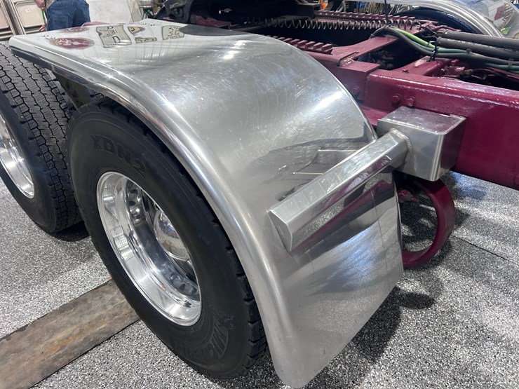 2007-peterbilt-379-image-30