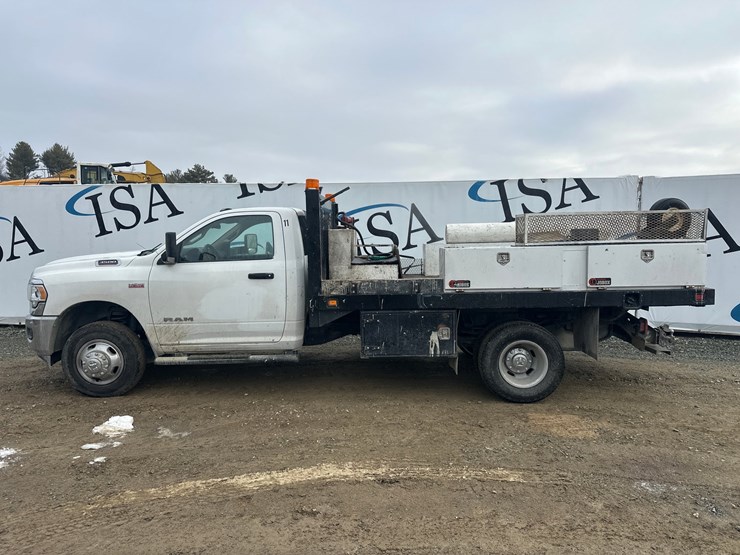 2020-dodge-3500-image-2