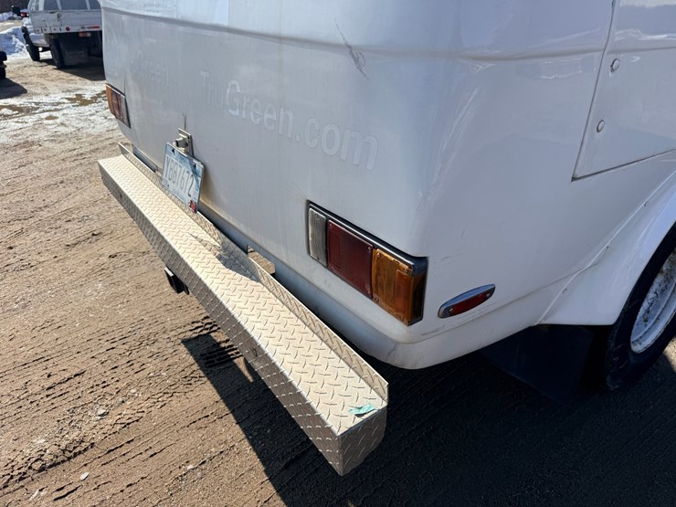 2001-isuzu-npr-image-29