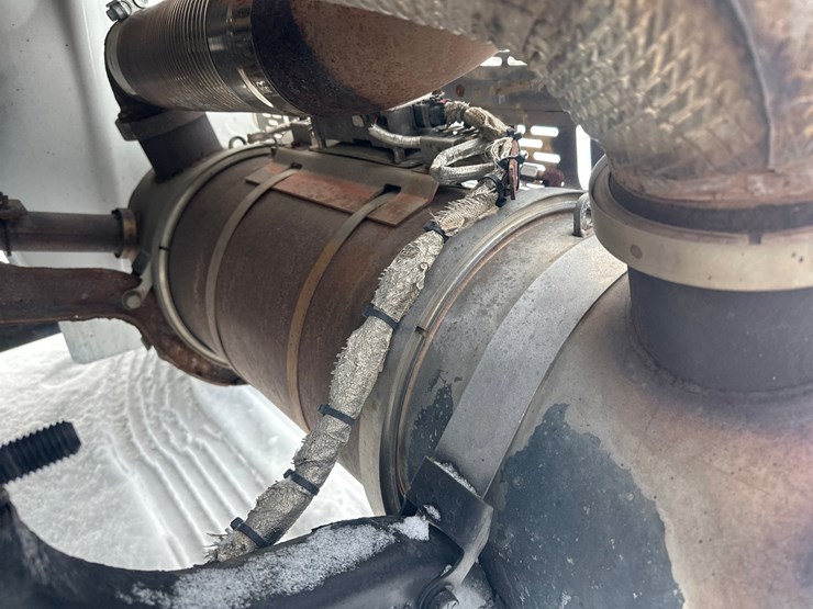 2009-caterpillar-c13-image-55