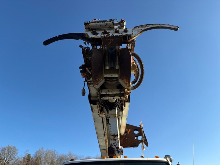 1998-freightliner-fl70-image-39