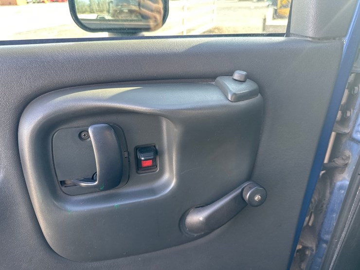 2005-massey-ferguson-8-image-27