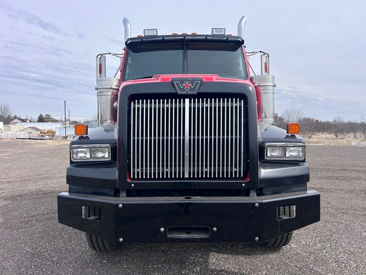 #1009-•-2012-western-star-conventional-4-sleeper-cab-truck-tractor-image-8