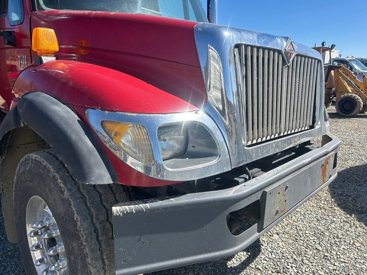 2006-international-7400-image-11