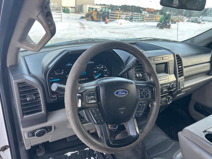 2017-ford-f350-image-39