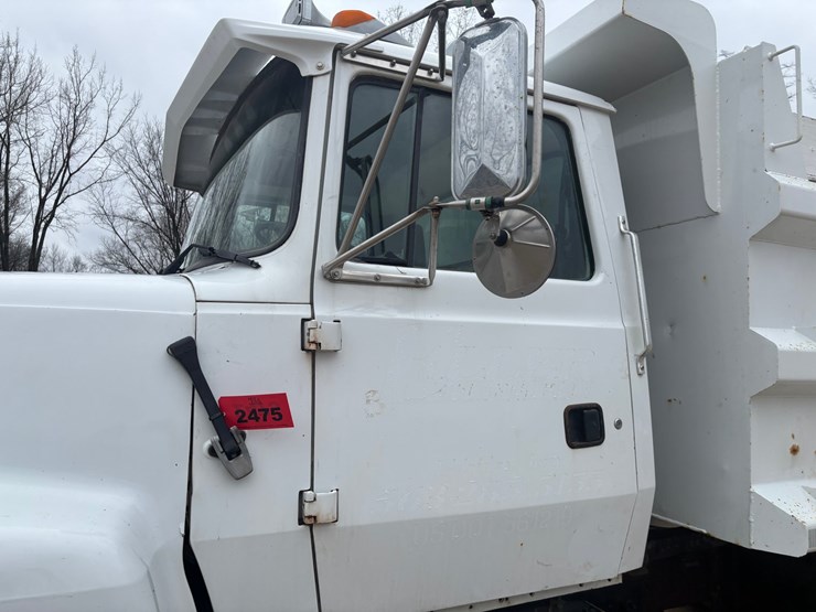 1997-ford-lt8000-image-9