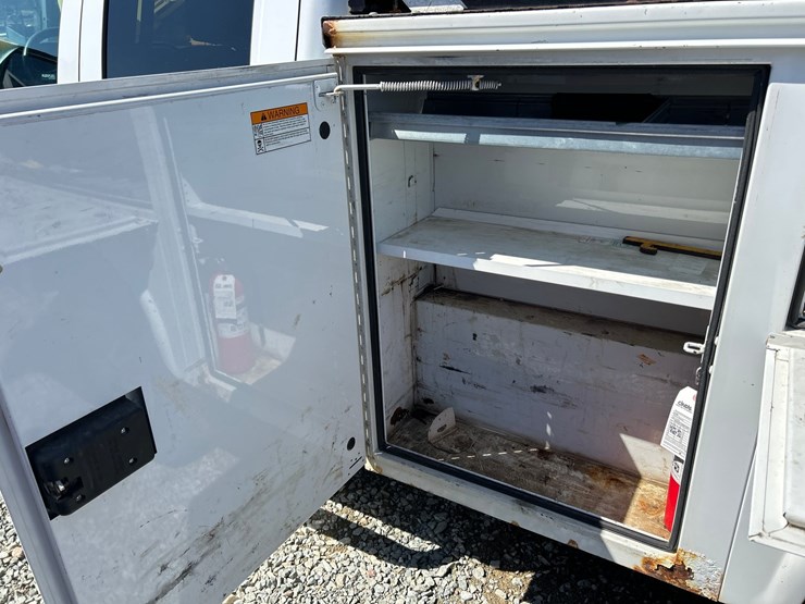 2018-chevrolet-3500-image-21