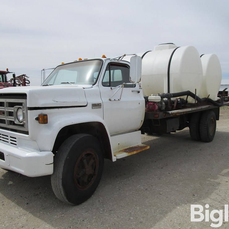 1977 GMC 6500 Flatbed Truck W/Nurse Tanks
