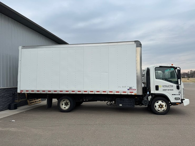 2019-isuzu-nrr-image-5