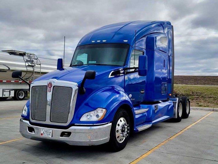 2018-kenworth-t680-image-1