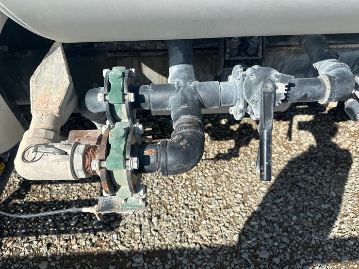 2006-ford-f650-image-38