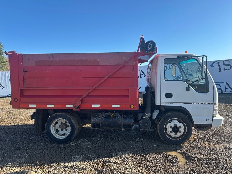 2005-isuzu-nqr-image-6