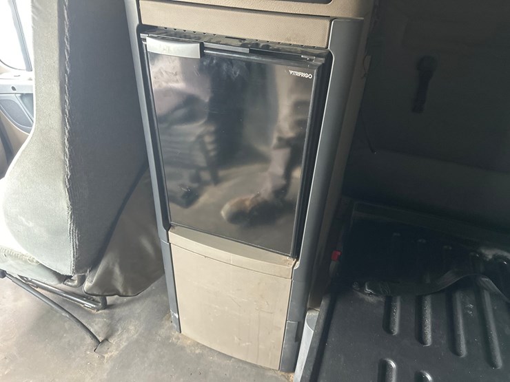 2017-massey-ferguson-8-image-51