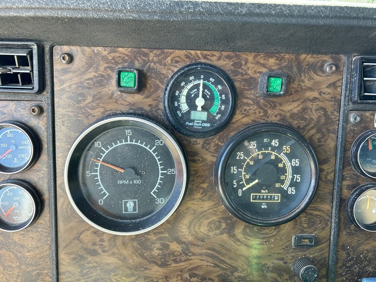 1994-massey-ferguson-8-image-70