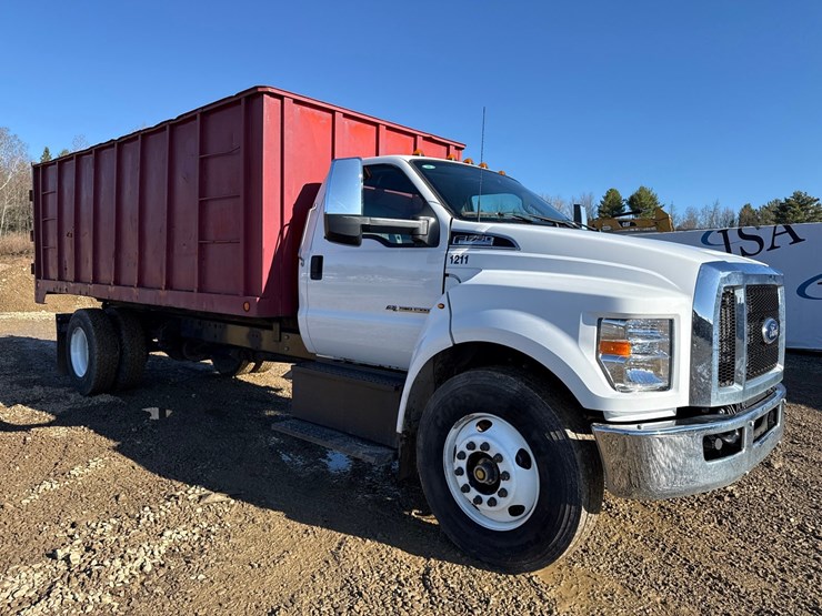 2023-ford-f750-image-7
