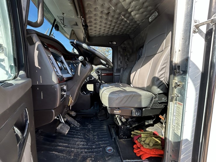 2006-kenworth-t800b-image-59