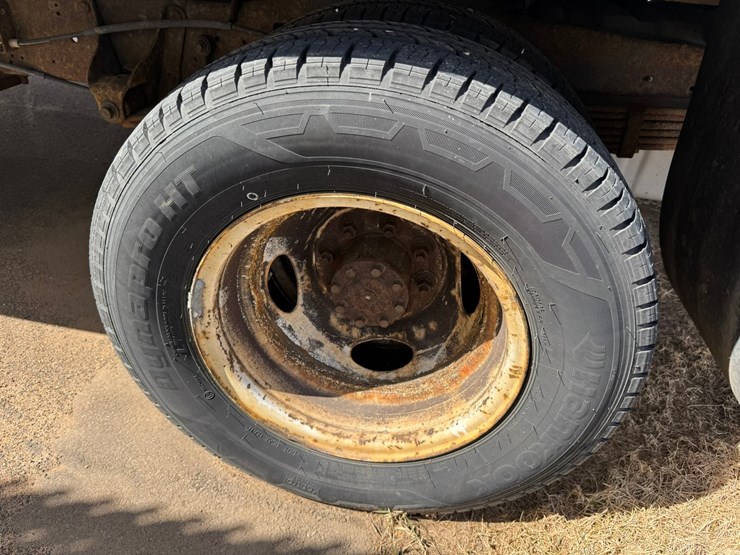 2010-ford-e350-image-40