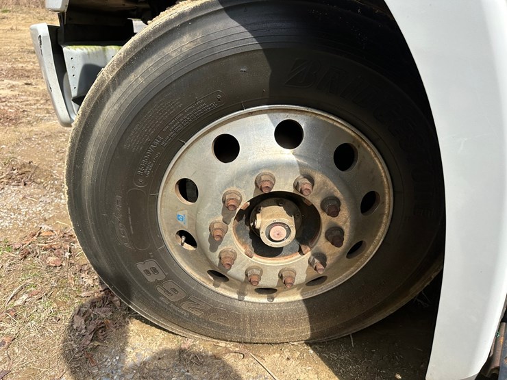 2020-hino-268-image-45