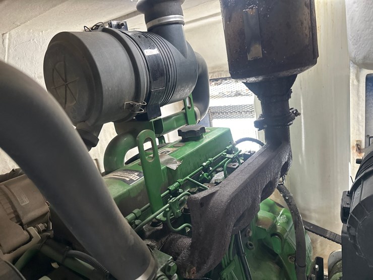 2012-massey-ferguson-8-image-35