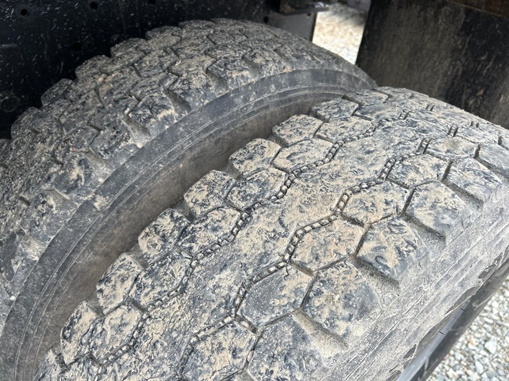 2005-peterbilt-357-image-101