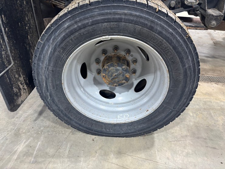 2022-ford-f550-sd-image-91