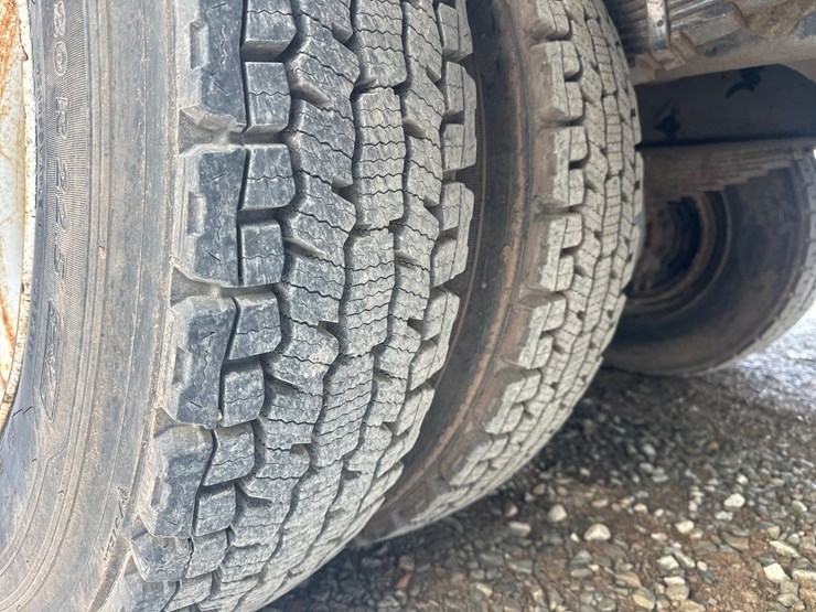 1995-international-8100-image-86